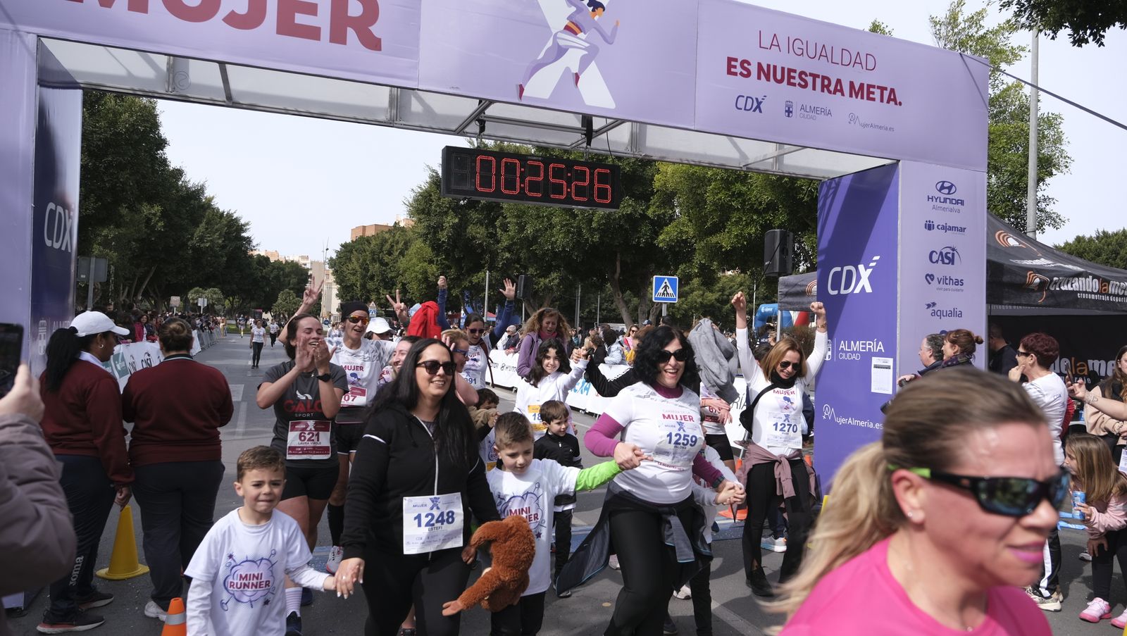 Imágenes de la Carrera de la Mujer 2023 en Almería