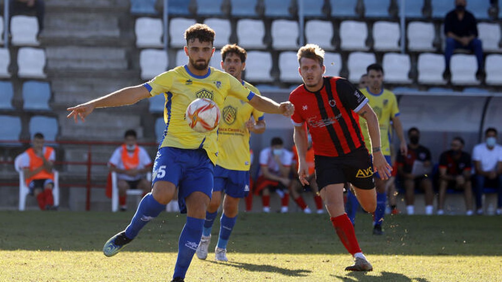 Paúl actuó de nuevo de inicio en el centro de la zaga conileña.