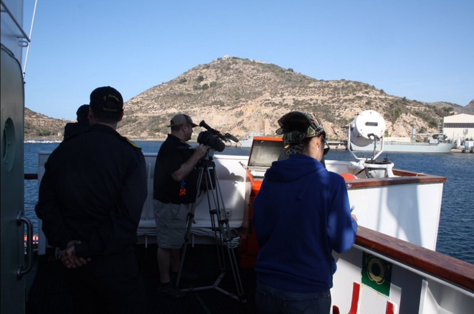 Trabajos a bordo del buque Hespérides desarrollados por expertos en el estudio de seísmos.