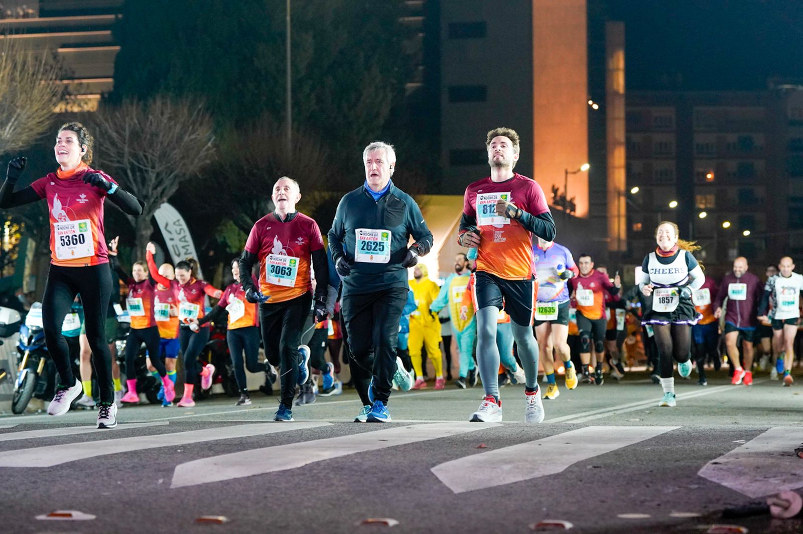 En imágenes: búscate en tu llegada a meta de la Carrera de San Antón 2026 (17)