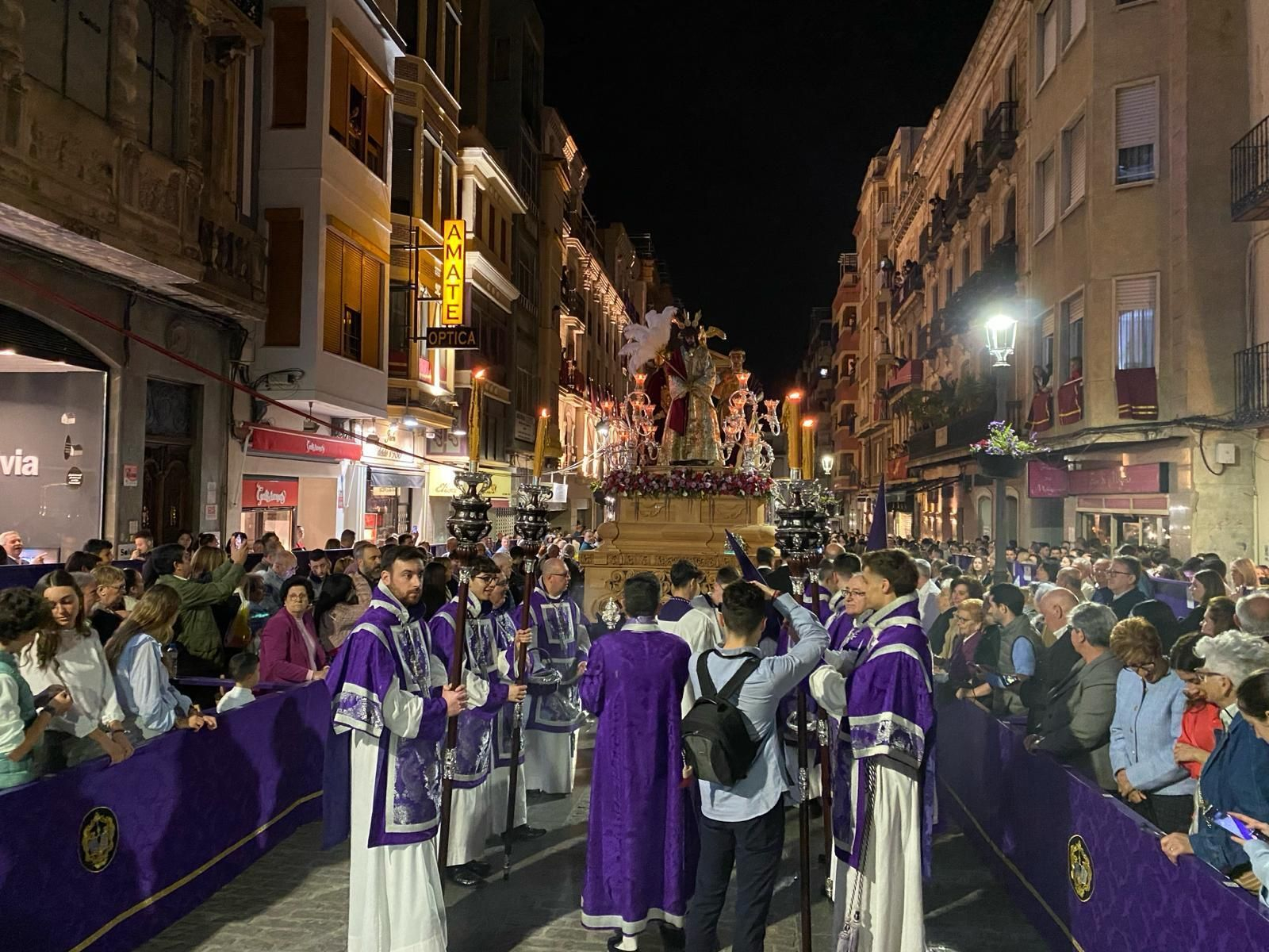 Tarde de Domingo de Ramos con cielos grises