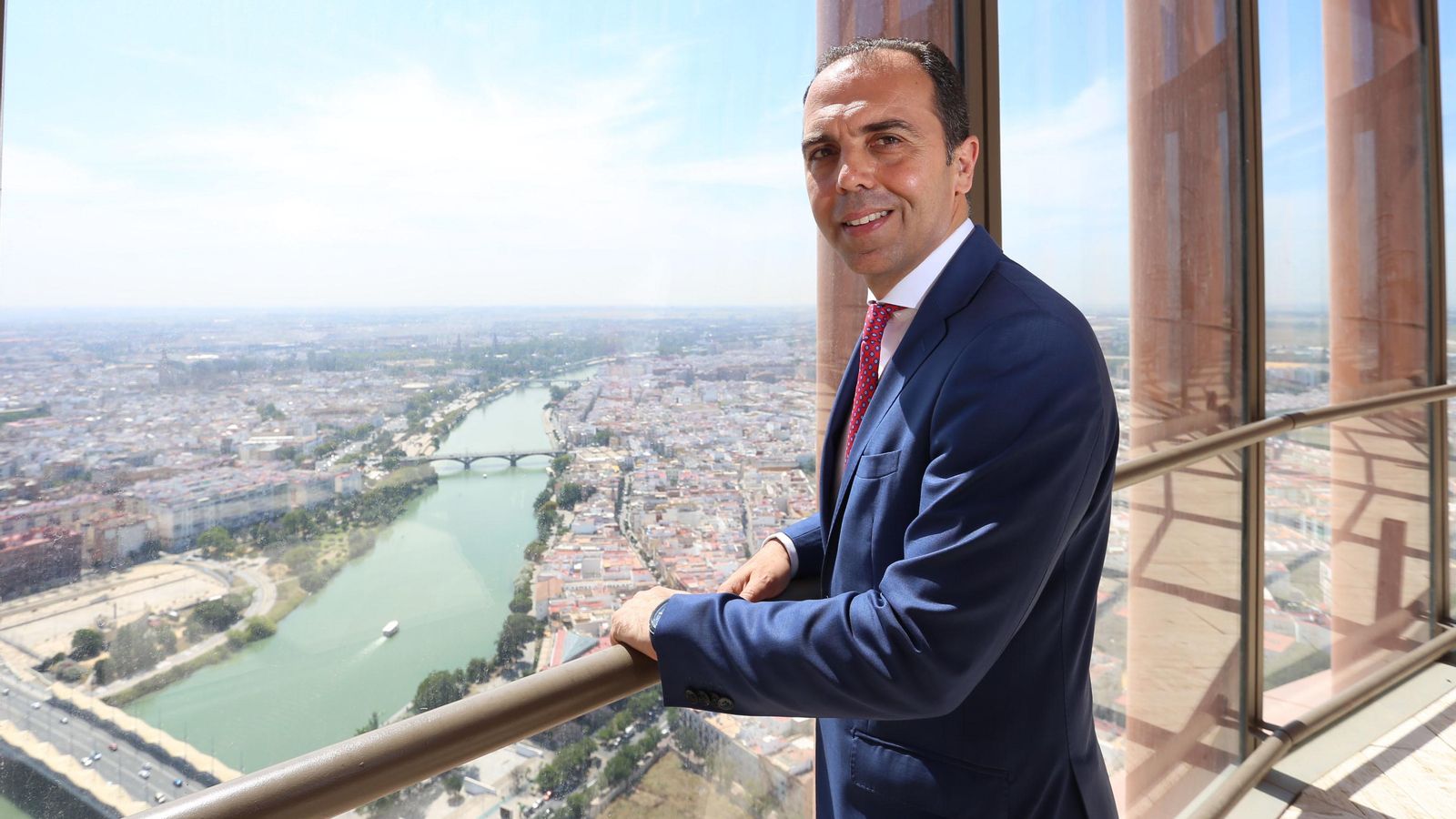 Javier Millán, en la Torre Sevilla Javier Millán, en la Torre Sevilla