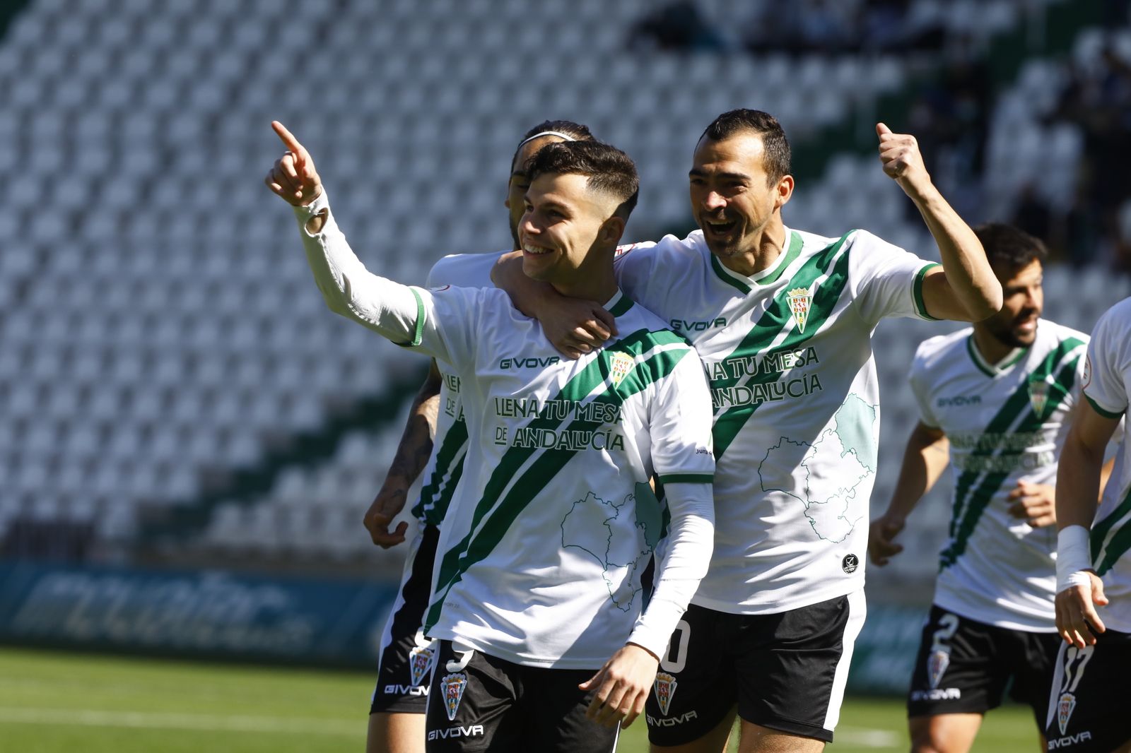 La victoria del Córdoba CF ante el Mensajero, en imágenes
