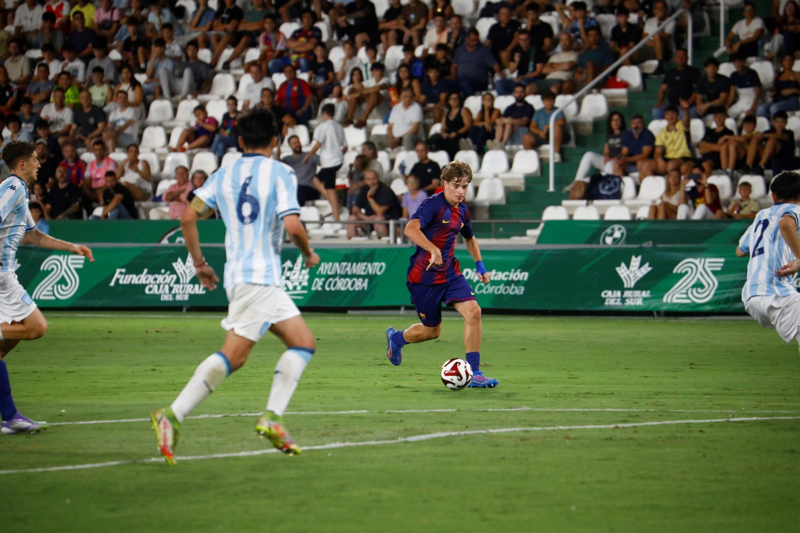 Las mejores fotos del Barcelona - Racing Club de la final del Mundial de Clubes juvenil en El Arcángel