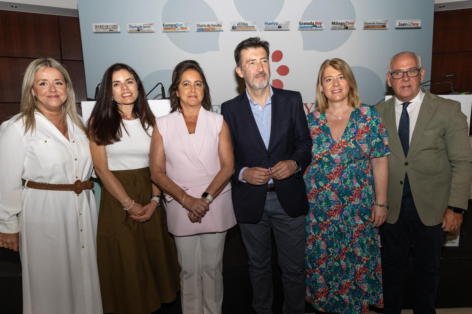 La sociedad jiennnese ha acompañado al Grupo Joly en su desayuno con la consejera.