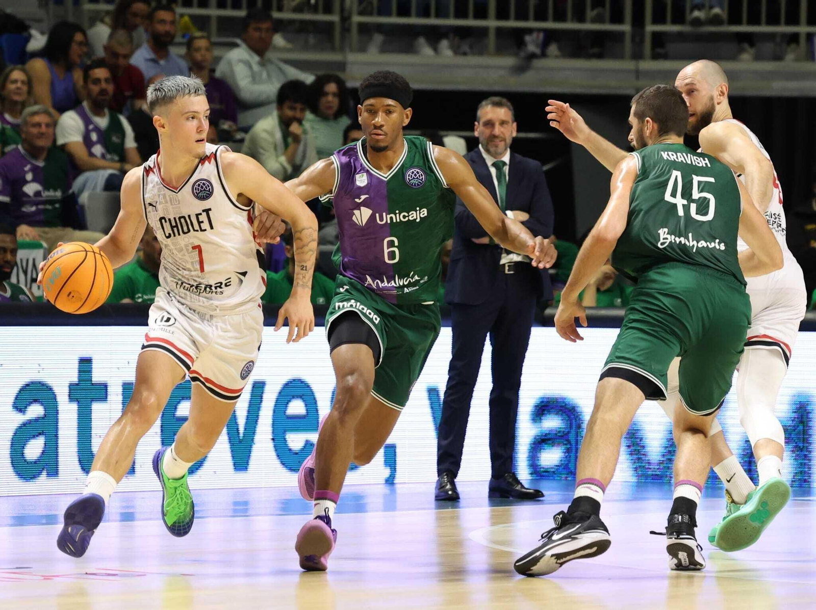 El Unicaja-Cholet Basket, en imágenes