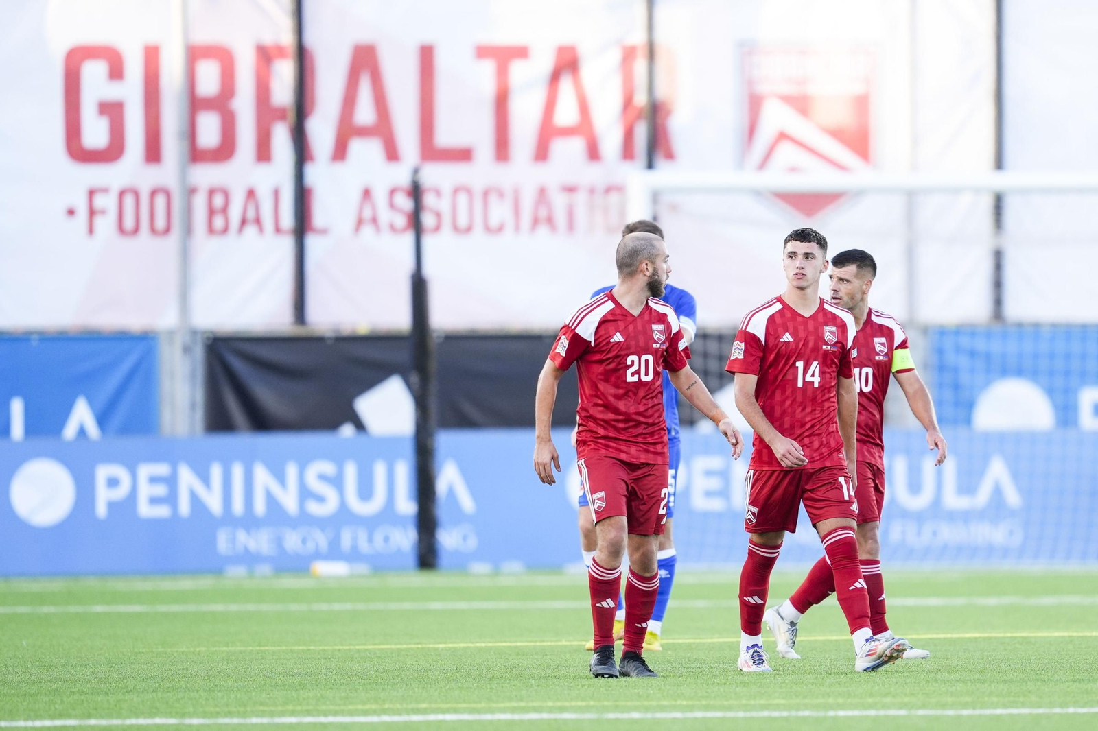 Jugadores de la selección de Gibraltar, en un duelo ante Liechtenstein en el Europa Point Stadium.