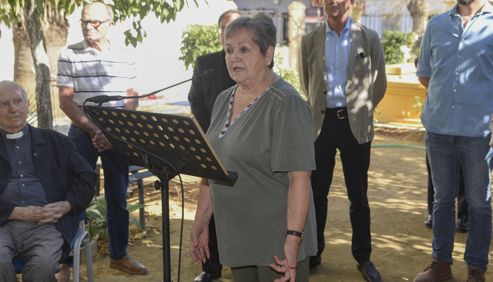 Las imágenes de la inauguración de los jardines del párroco D. Pedro Ybarra