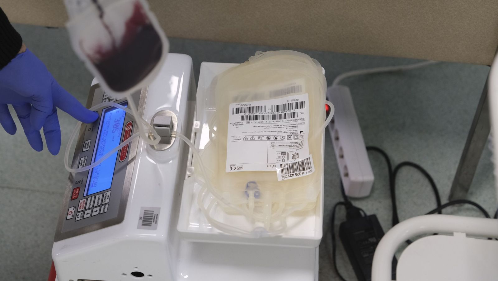Haz una buena obra y dona sangre, te esperan en el Hospital Torrecárdenas, en imágenes