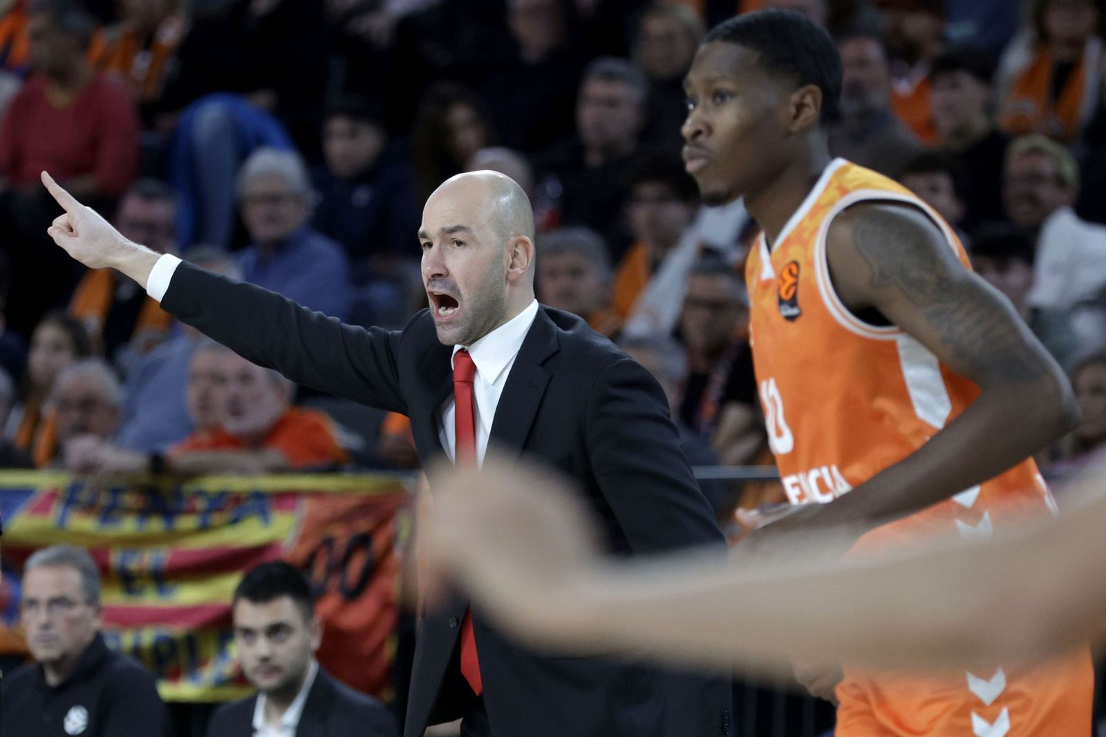 Nedovic doma al Valencia antes de la visita del Unicaja (92-101)