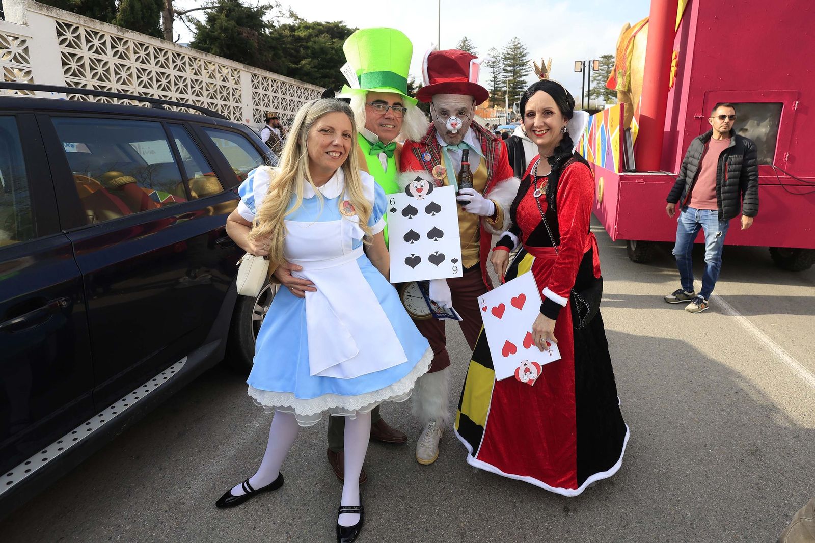 Búscate en las fotos del pasacalles del Carnaval de Tarifa 2026