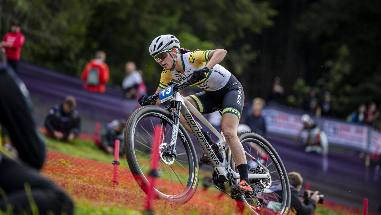 Bec Henderson, en acción