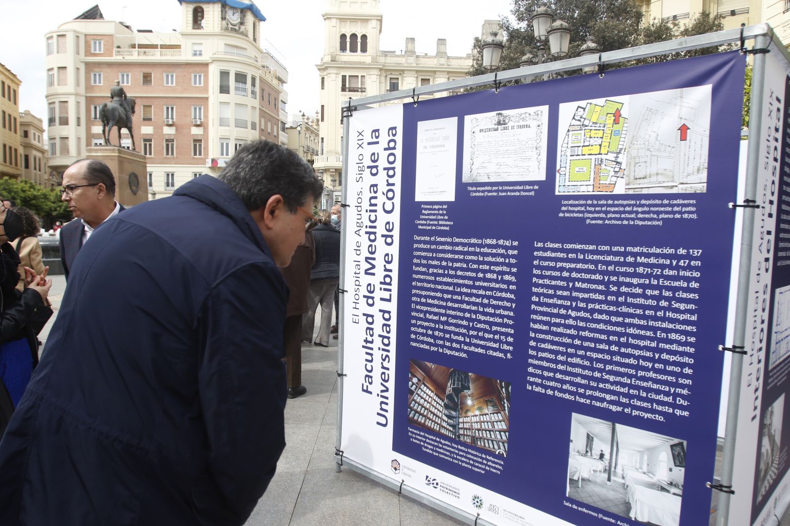 La exposición de la historia de la Facultad de Filosofía y Letras de Córdoba, en imágenes