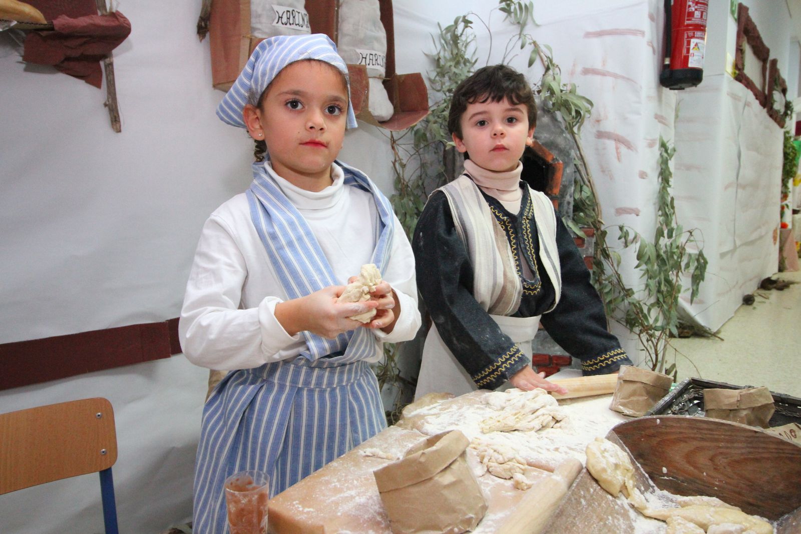 Imágenes del Belén viviente del colegio 12 de Octubre y la AMPA