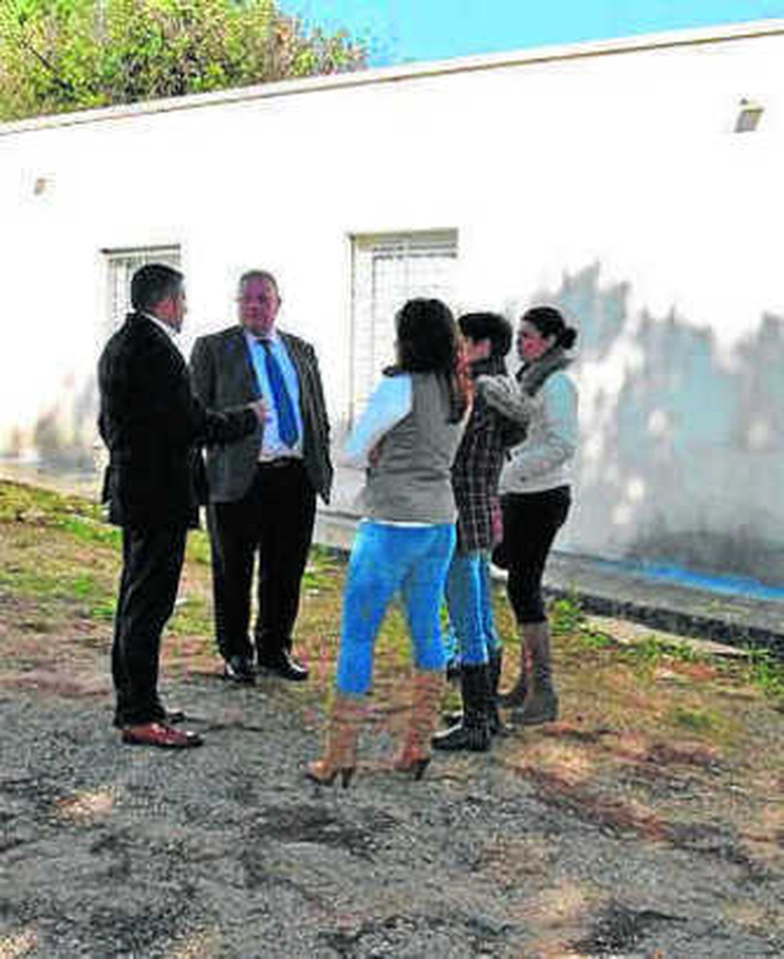 El regidor, visitando el centro.