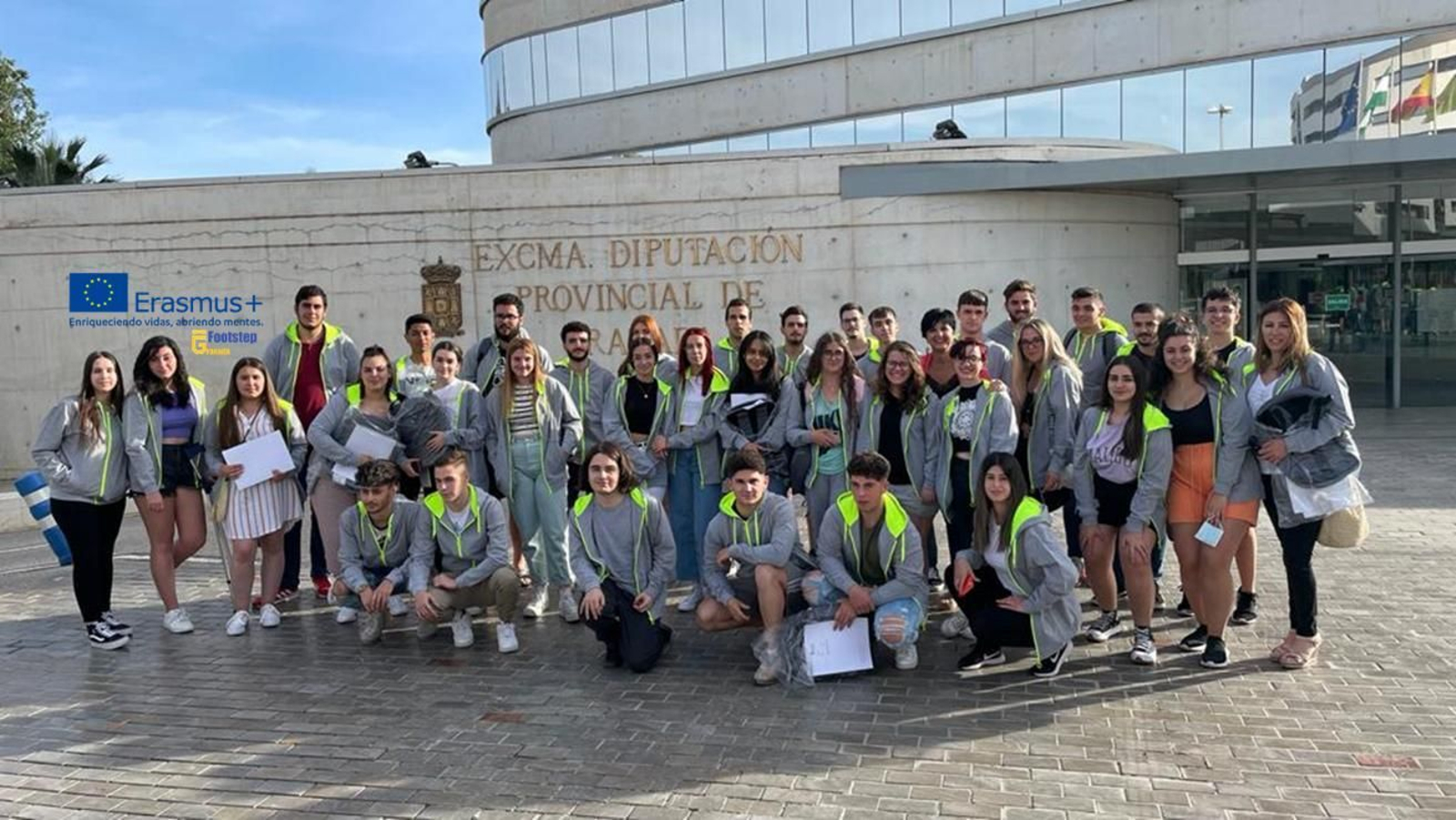 Foto de familia de los participantes en el programa.