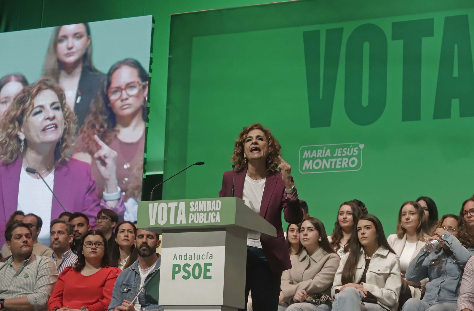 Fotos del mitin del PSOE con Pedro Sánchez y María Jesús Montero en La ...