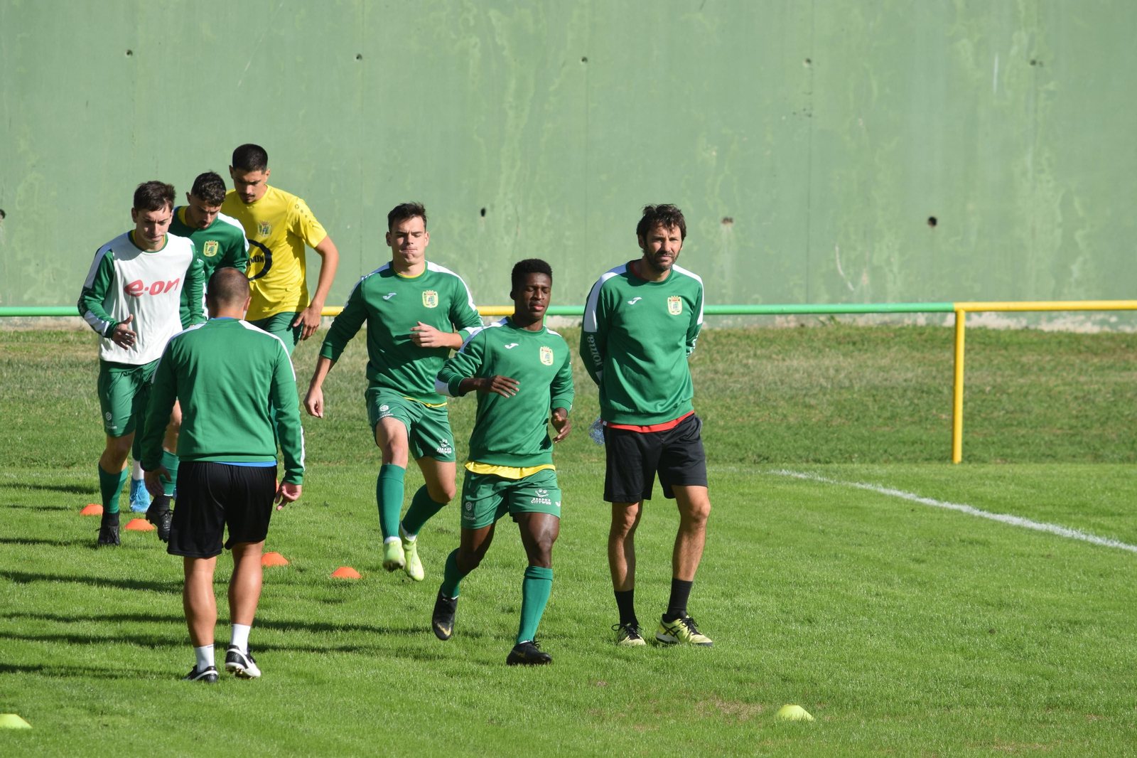 Keko Rosano dirige un entrenamiento de la Unión