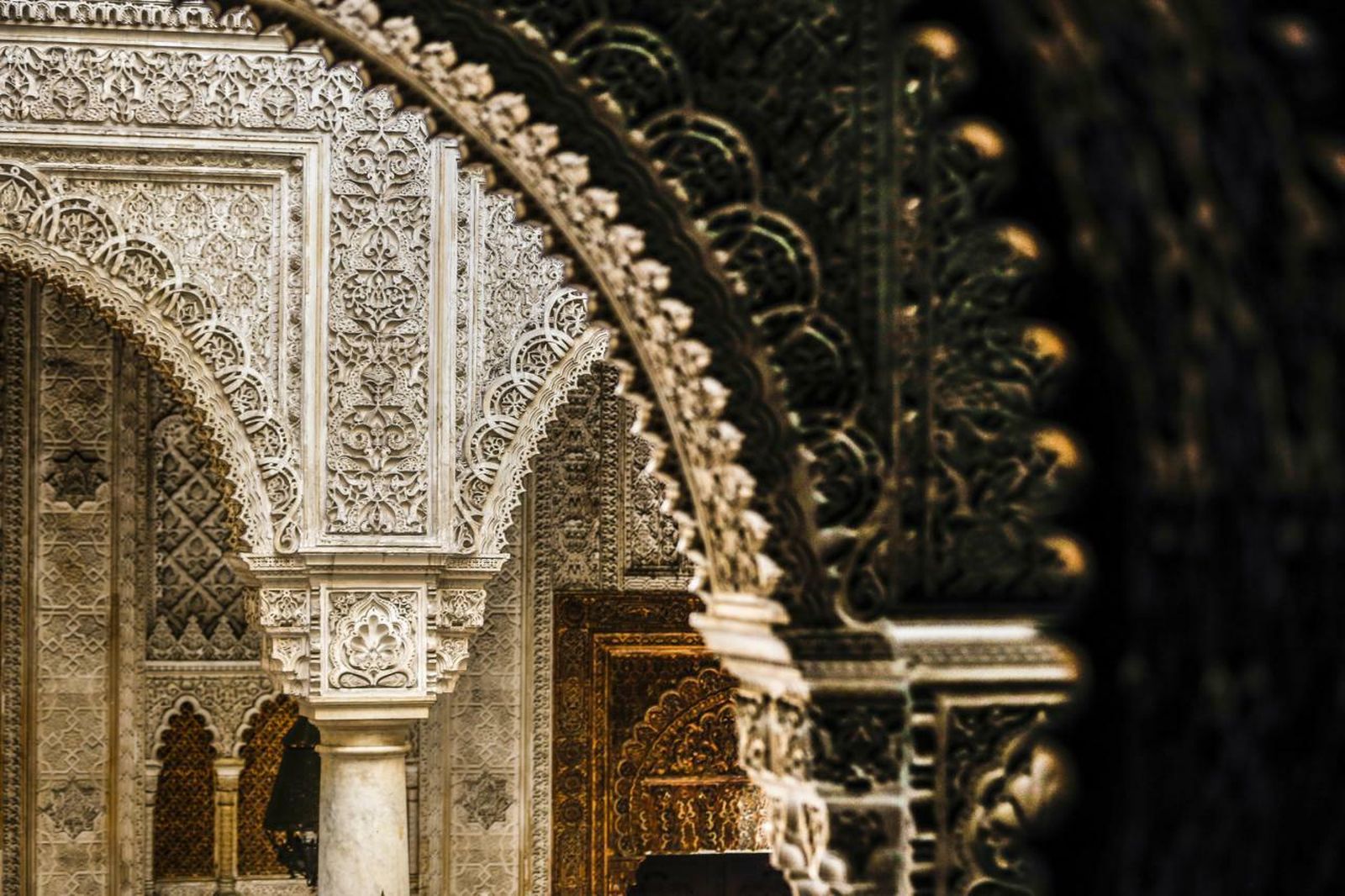 Imagen de los arcos del Casino Gaditano.