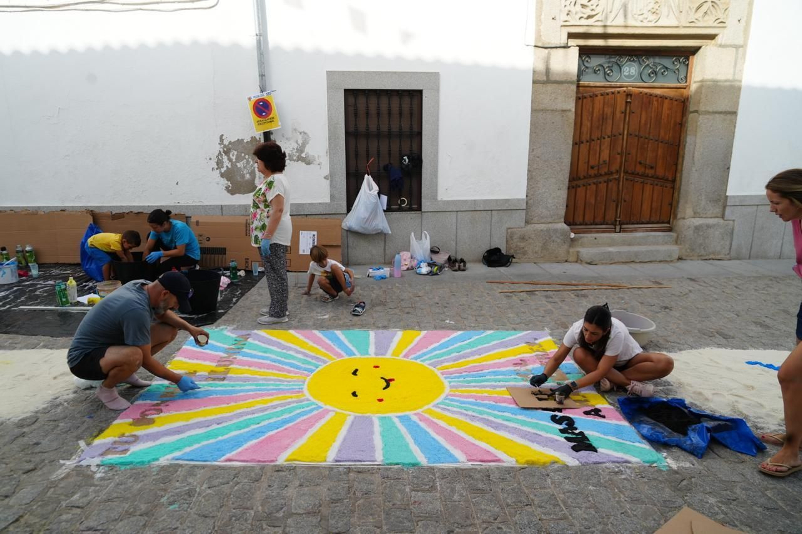 Alfombras de colores por San Roque en Dos Torres
