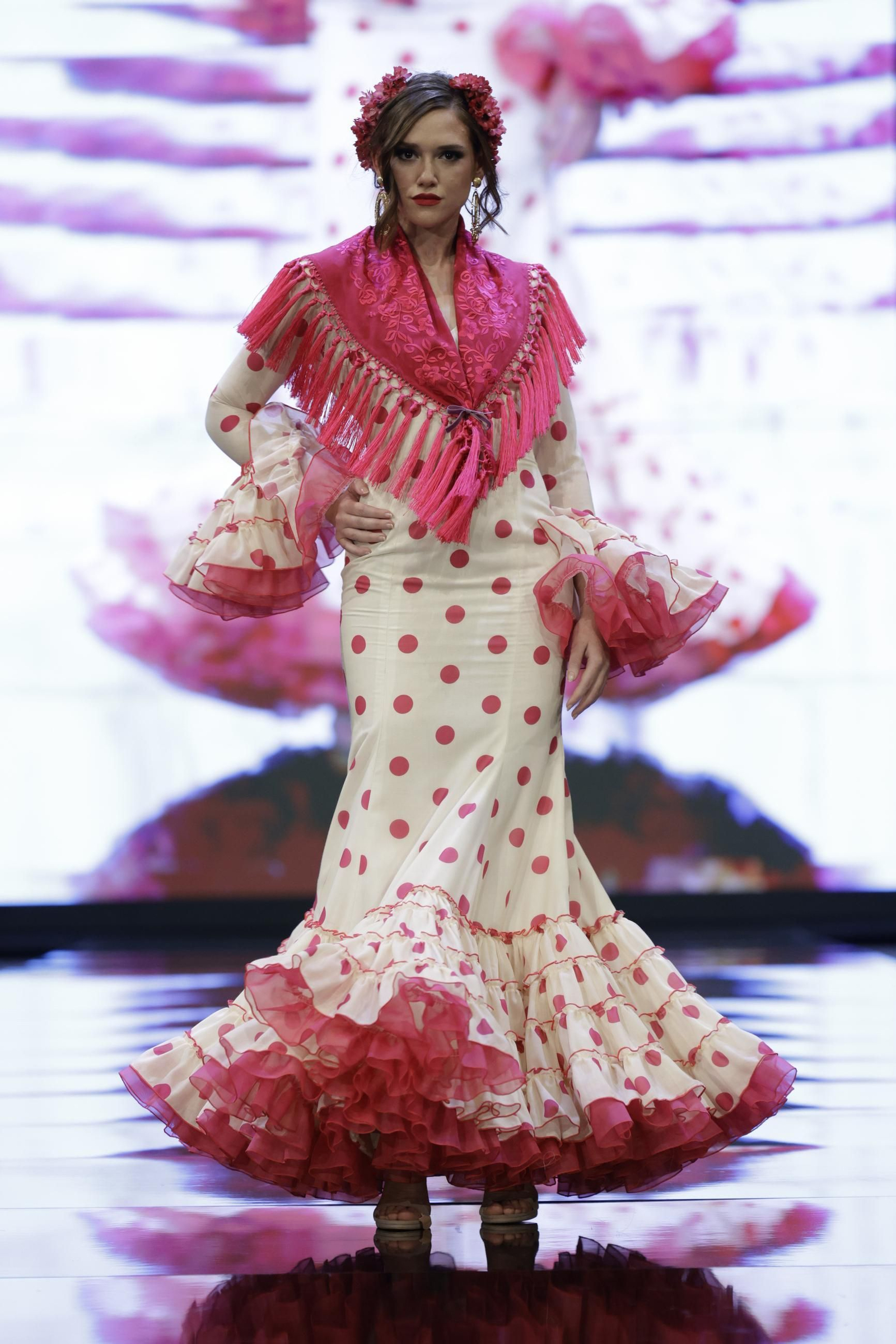 Desfile de Hermanas Serrano en SIMOF 2025, todas las fotos