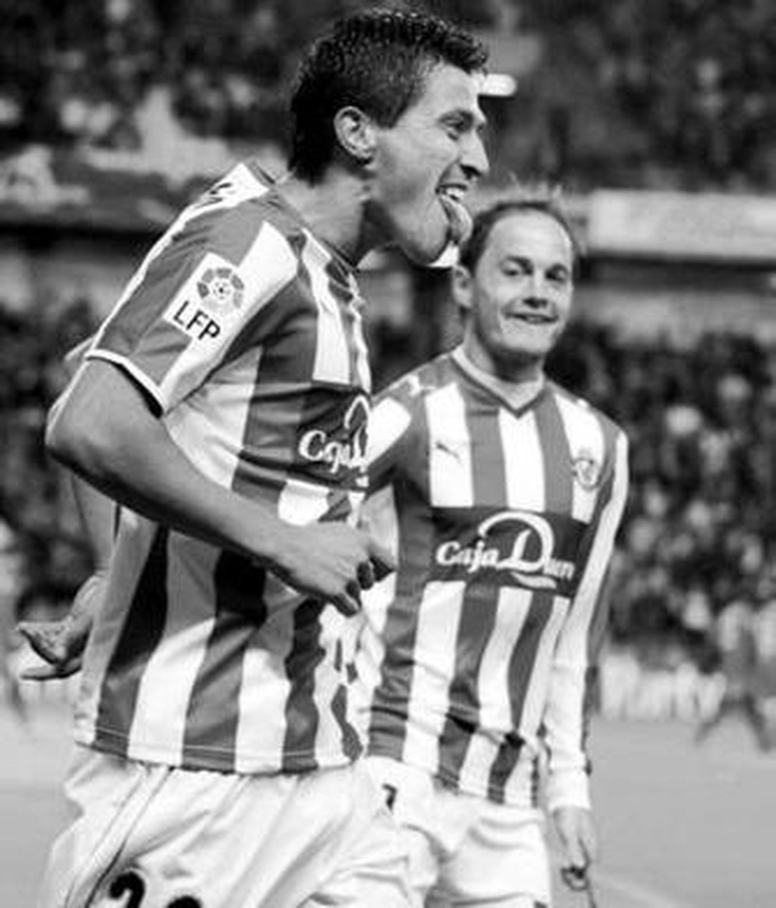 Canobbio celebra junta a Nano uno de sus goles sobre el Sevilla.