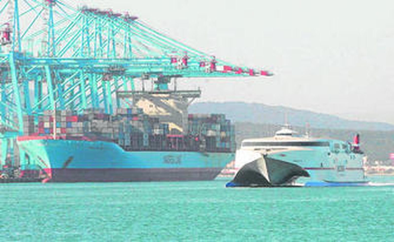 Uno de los ferrys que operan en el Estrecho, en una imagen de archivo.