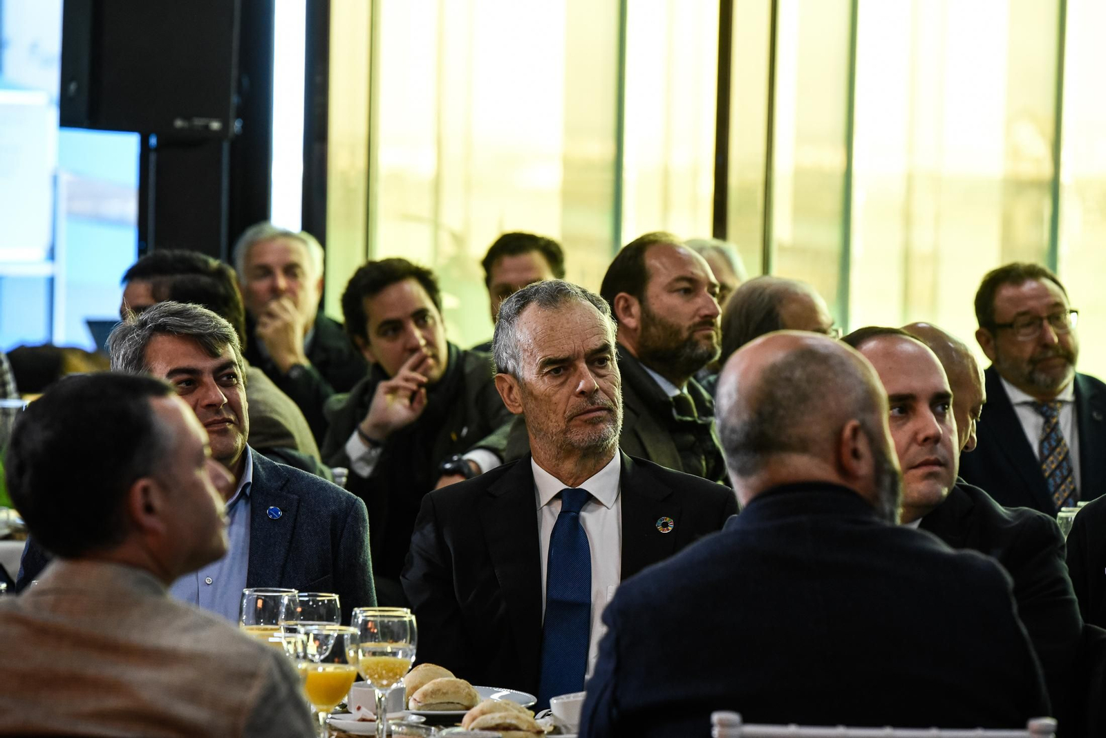 Imágenes de los asistentes al Desayuno Coloquio "Economía azul, claves para el desarrollo sostenible" organizado por el Grupo Joly