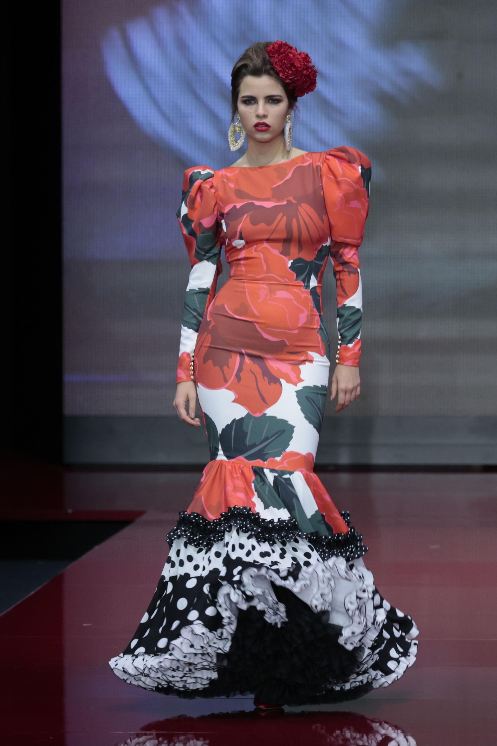 El desfile de Rosa Pedroche en SIMOF 2022, todas las fotos