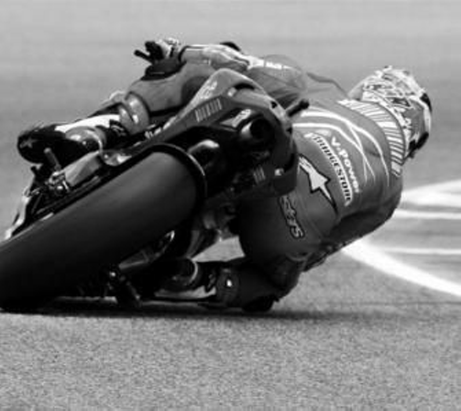 Stoner, durante una de sus vueltas de los entrenamientos oficiales de ayer en Montmeló.
