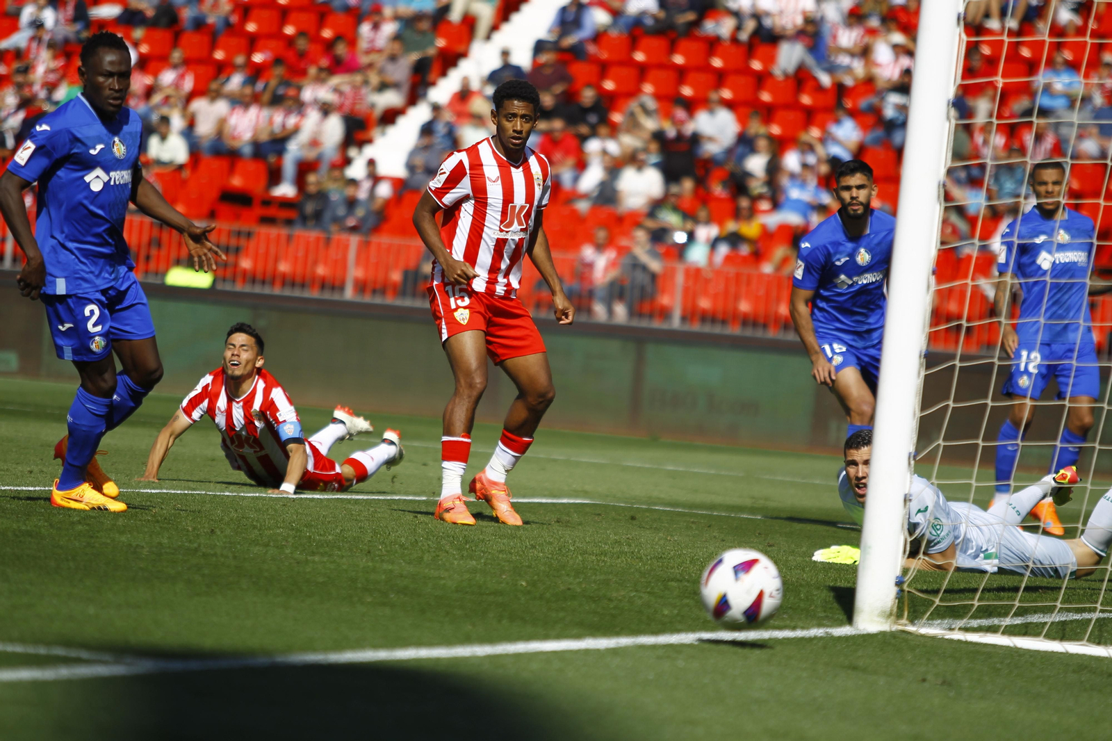 Las imágenes del triste descenso de la UDA ante el Getafe