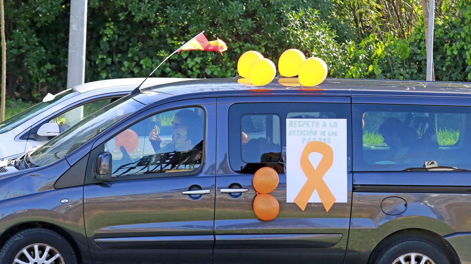 Imágenes de la manifestación en vehículos contra la Ley Celaá en Jerez