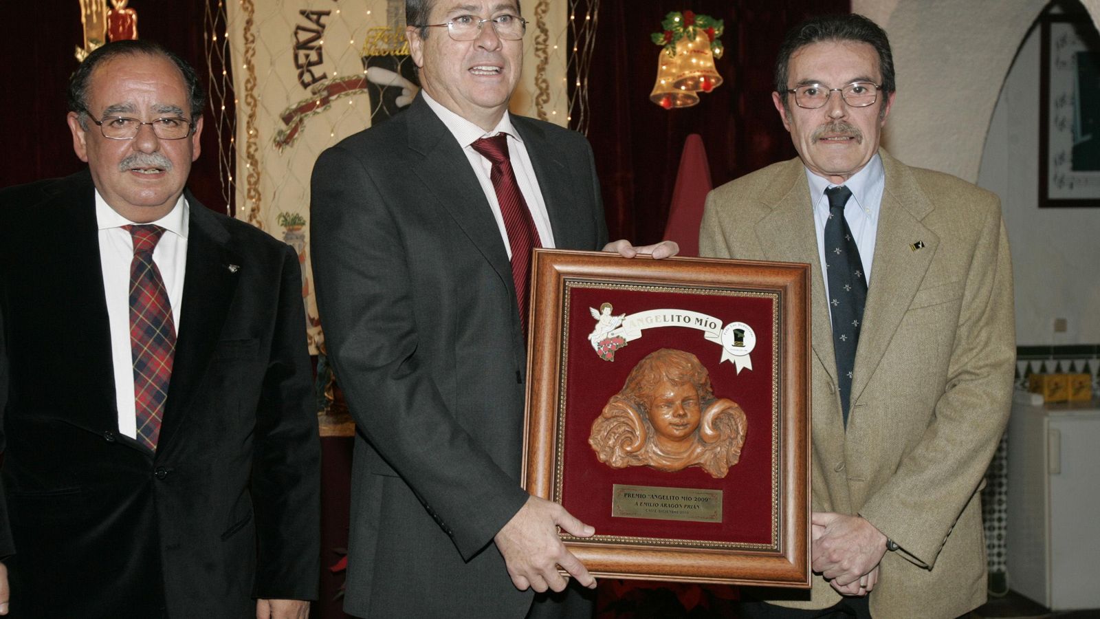 Recibiendo en 2009 el premio 'Angelito Mío' de la peña Los Dedócratas.