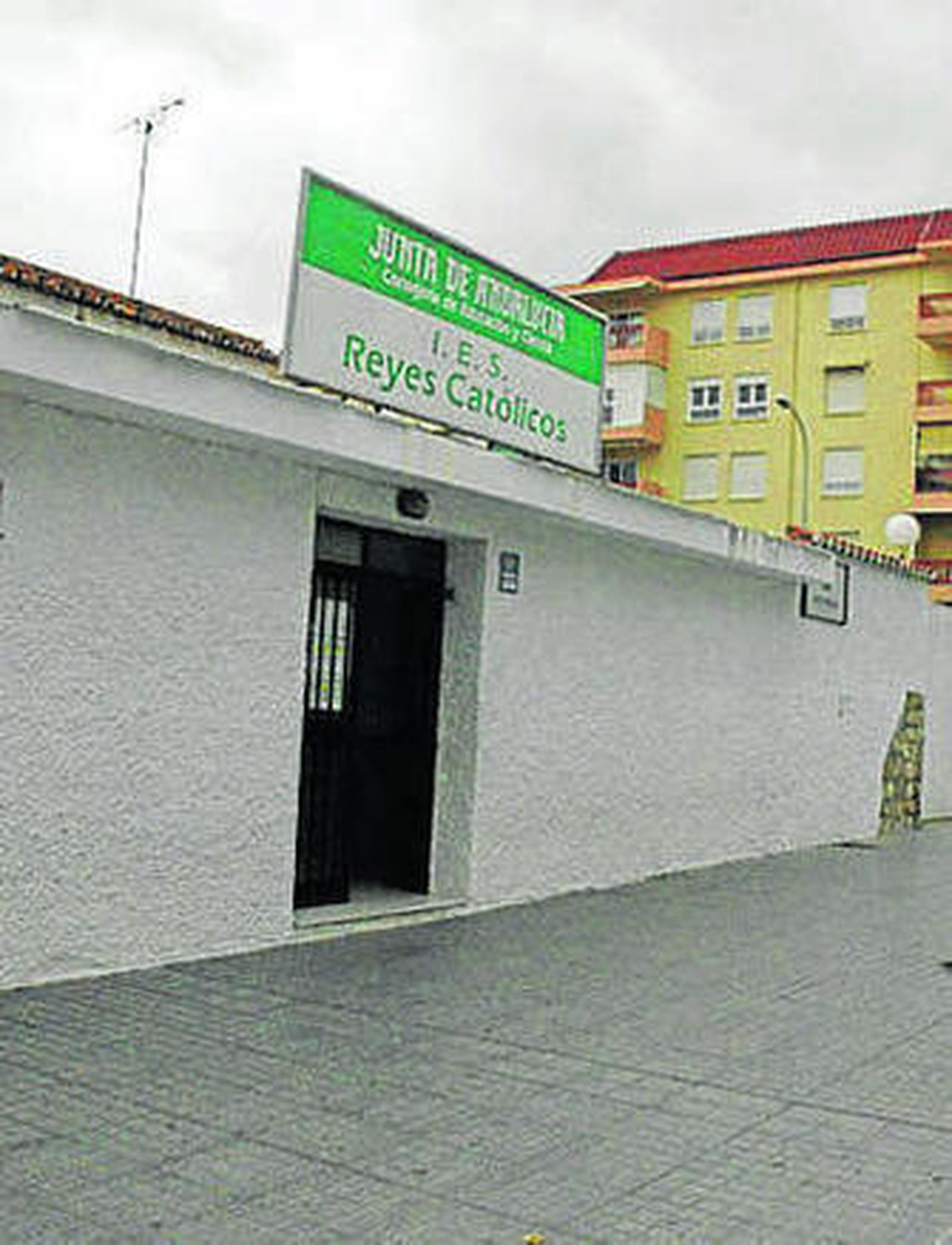 El IES Reyes Católicos.