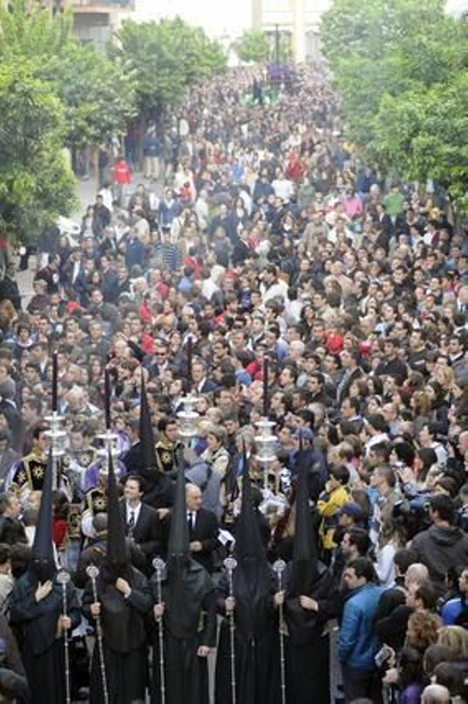 Nuestro Padre Jesús de las Penas procesiona por las calles del centro.

Foto: Juan Carlos Vázquez