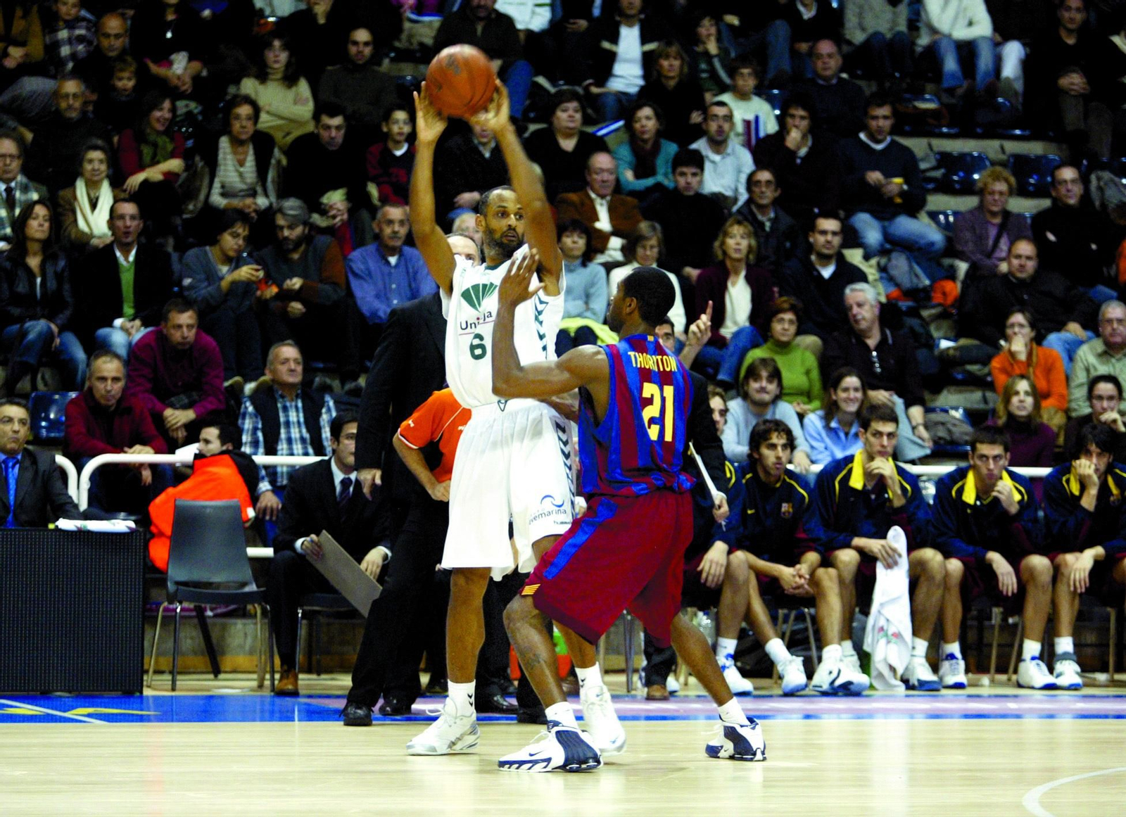 Stephane Risacher, ante Bootsy Thornton.