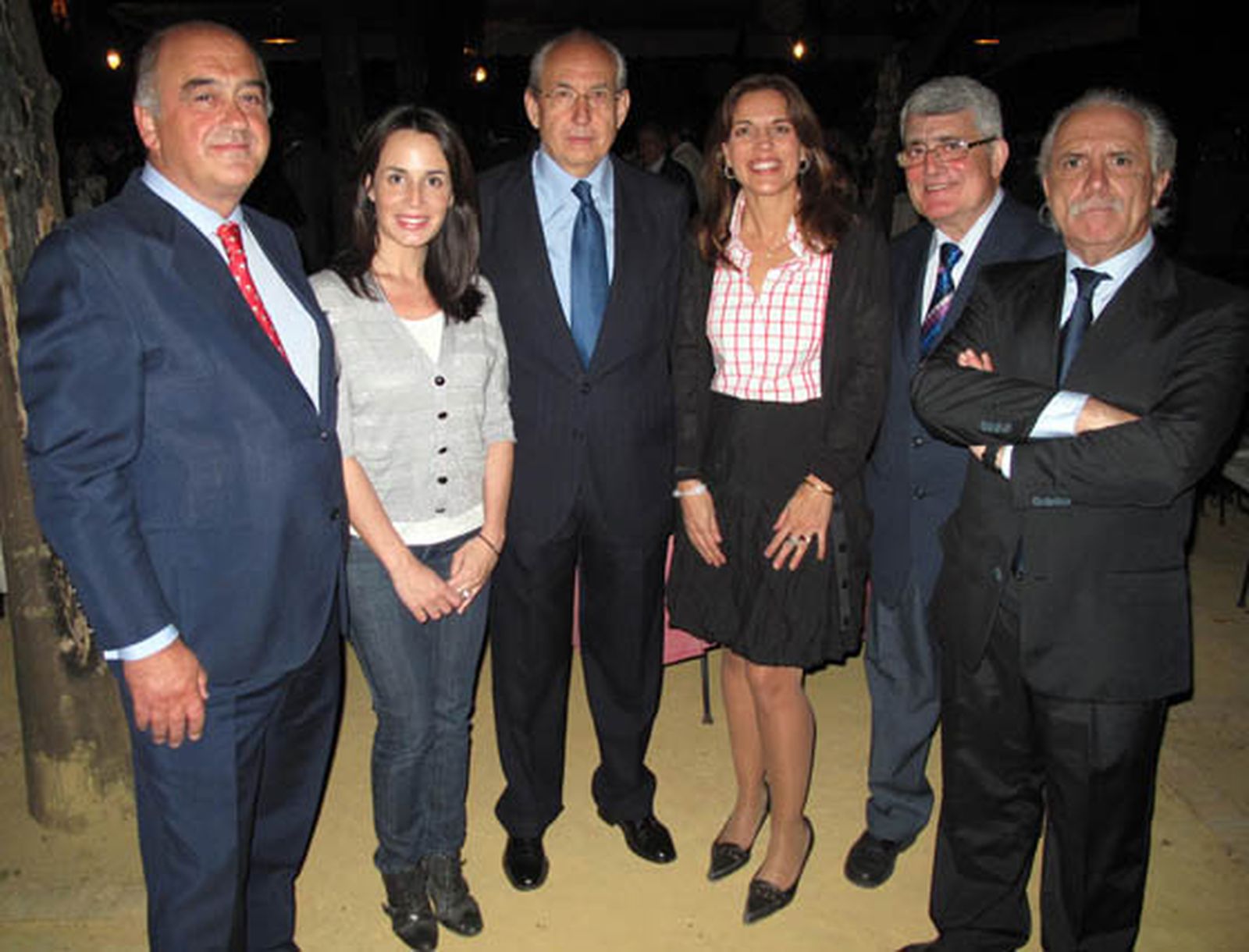 El cirujano cardiovascular Ignacio Gallo, Isabel Aguilar (Grupo Joly), Mariano Yera, presidente del Grupo Viamed; Victoria Herrera, gerente de Salud y Calidad de Vida del Grupo Joly; Manuel Hernández (director médico) del Hospital Viamed San José (Murcia).

Foto: Victoria Ramírez