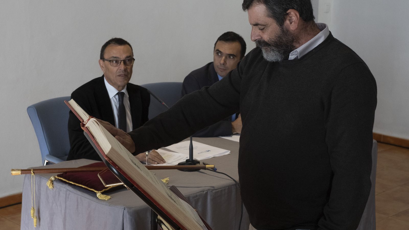 Juan Manuel Serrrano toma posesión como presidente de la gestora.