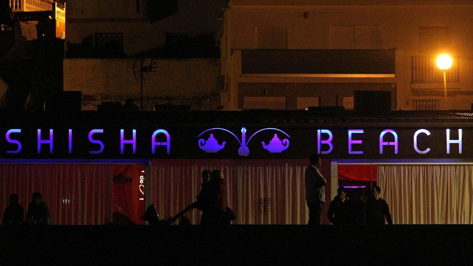 La desaparecida tetería Shisha, en el paseo marítimo de Getares.