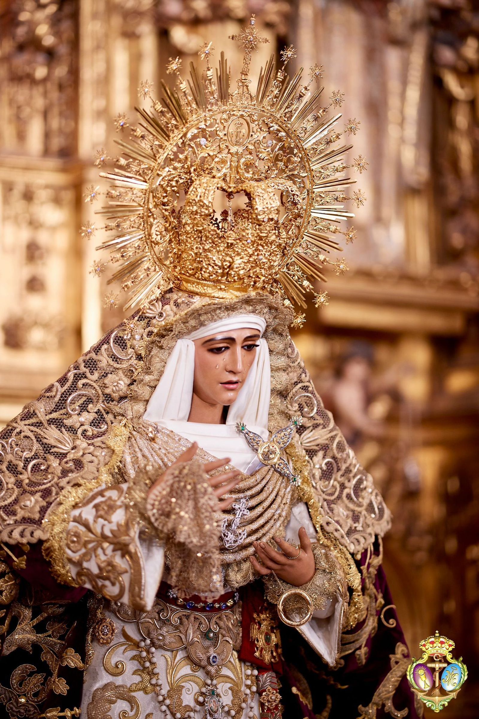 Las primeras imágenes de la reposición al culto de la Esperanza de Triana
