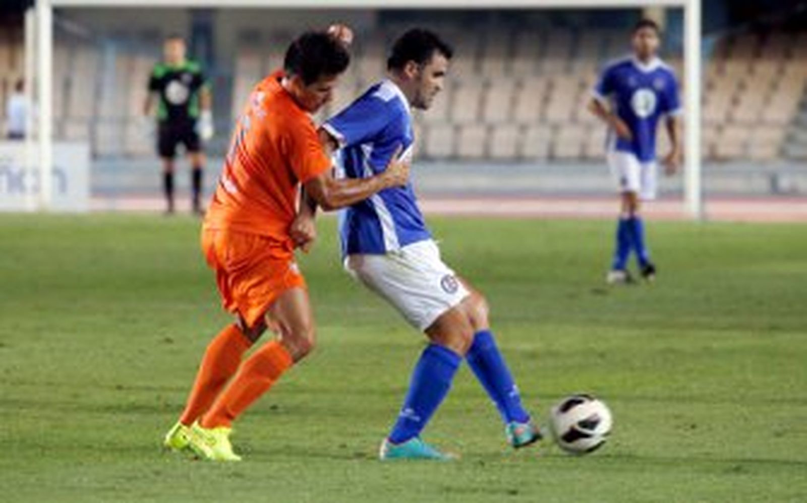 Un buen gol de Carlitos deja La Vendimia en casa