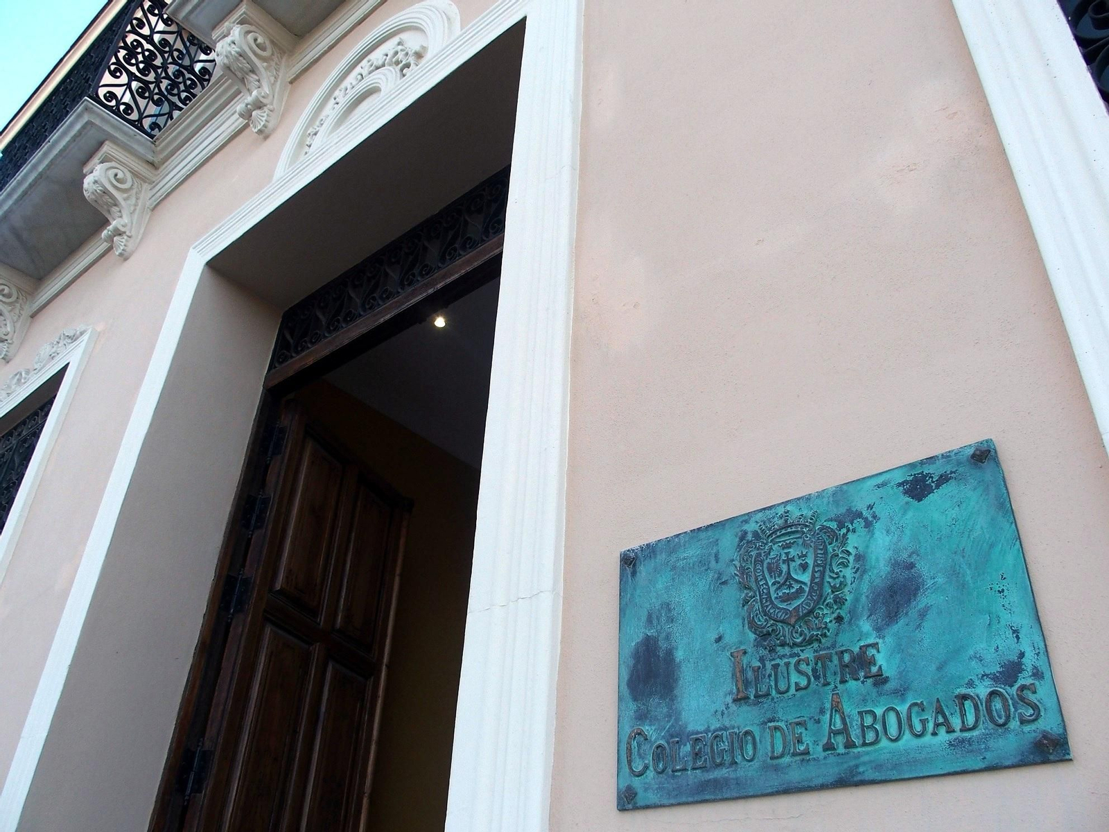 El Colegio de Abogados rechaza el IVA en el turno de oficio y lo considera "un ataque" a la justicia gratuita El Colegio de Abogados rechaza el IVA en el turno de oficio y lo considera "un ataque" a la justicia gratuita