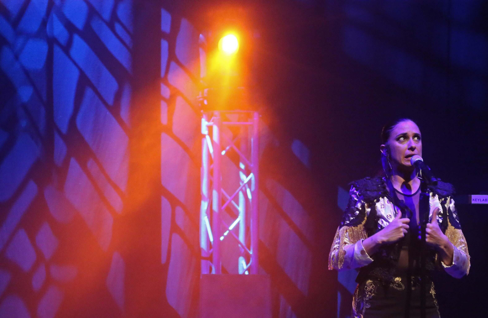 Fotos del concierto de María Peláe en La Línea