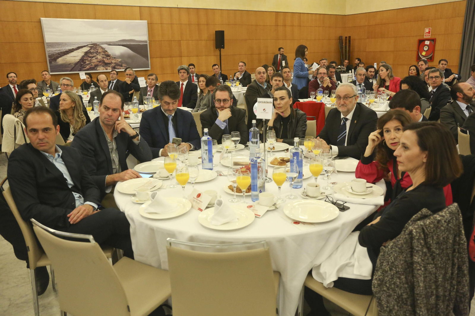 Las imágenes del desayuno-coloquio con Rafael Domínguez de Gor