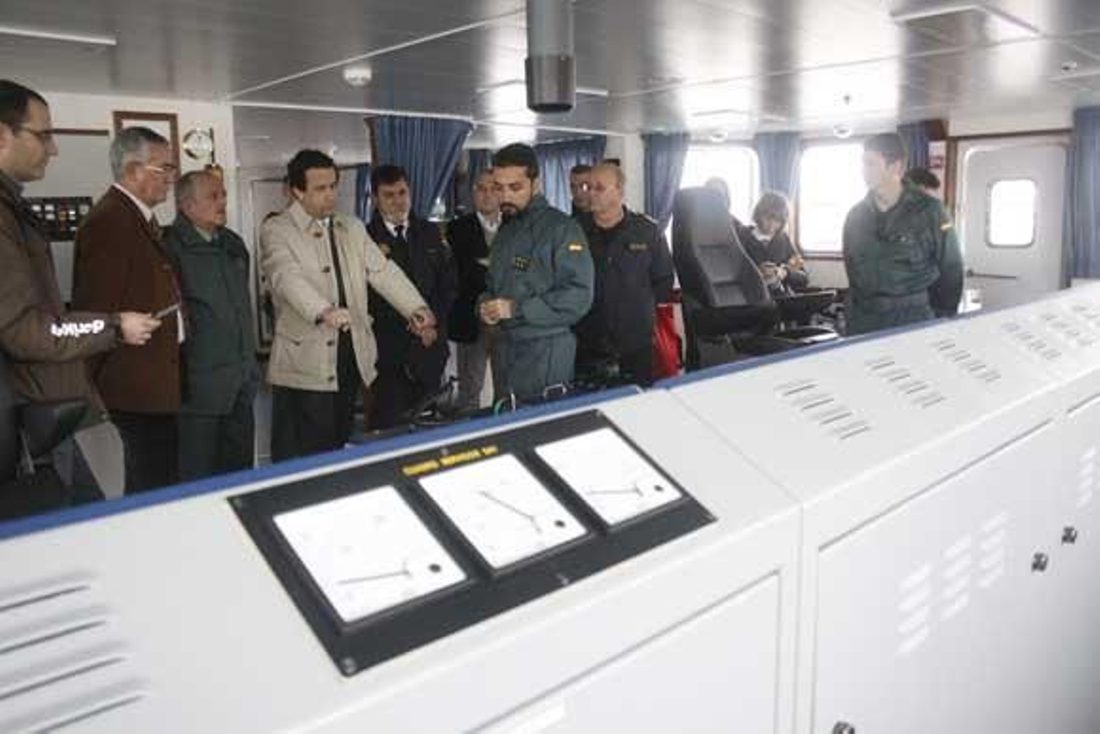 La superpatrullera 'Río Segura' hace escala en el puerto de Algeciras para repostar. Tiene 73 metros de eslora y está destinada para las misiones de la Guardia Civil en alta mar./Fotos:Vanessa Pérez

Foto: Vanessa Perez