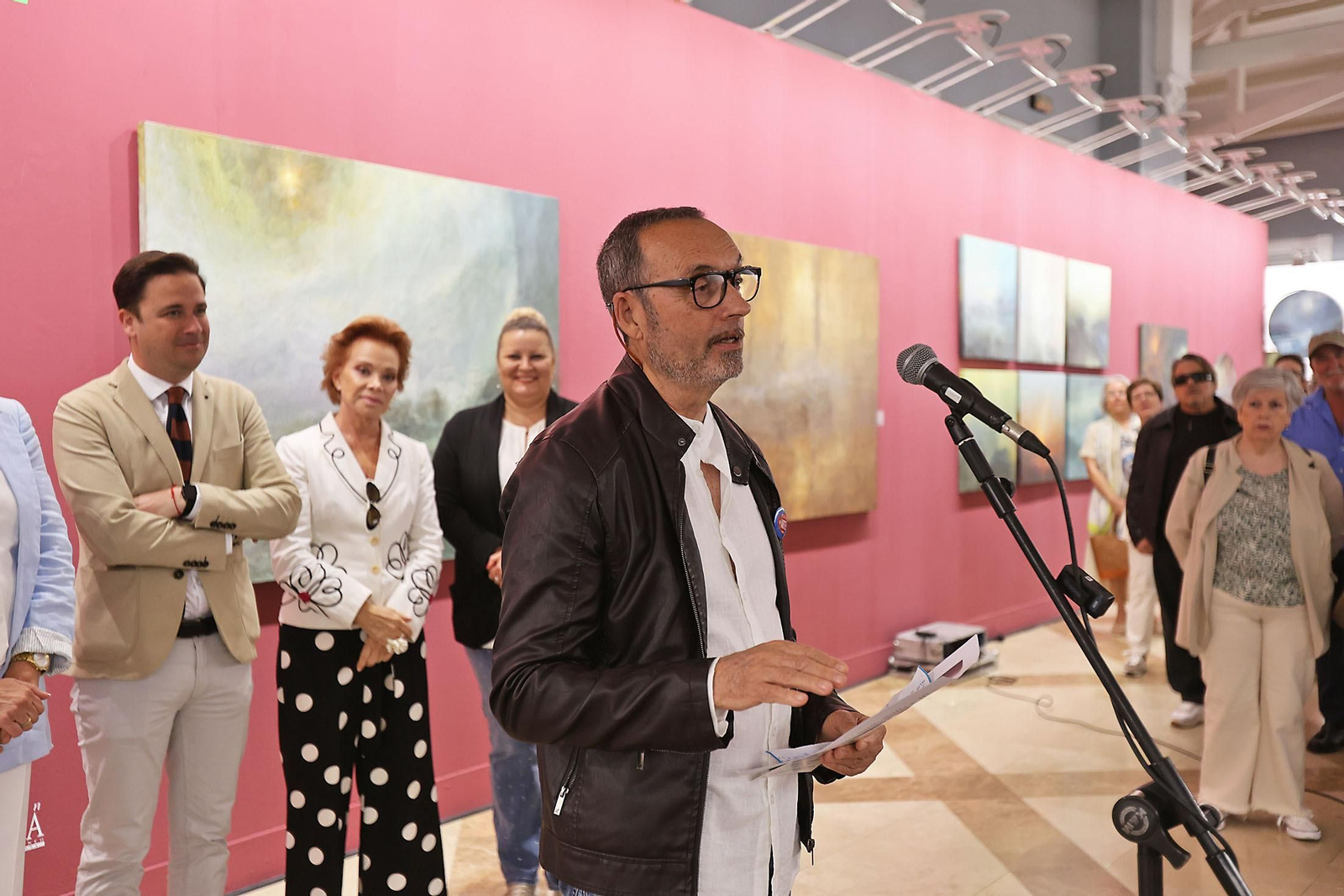 Imágenes de la inauguración de la muestra 'Camino de Perfección' del pintor Antonio Belmonte