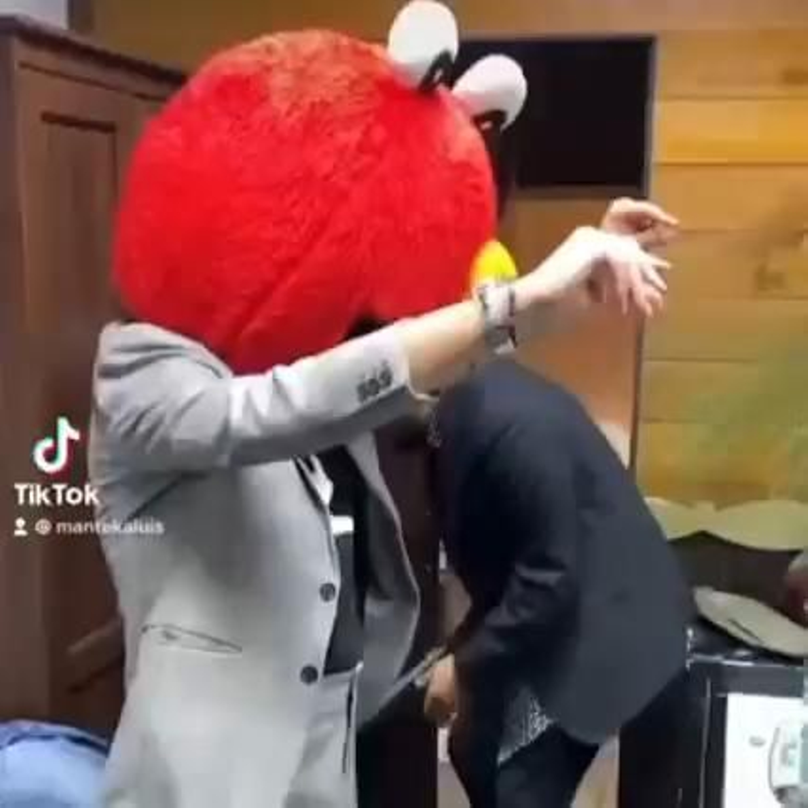 Elmo de Santiago, sobrado de compás Elmo de Santiago, sobrado de compás