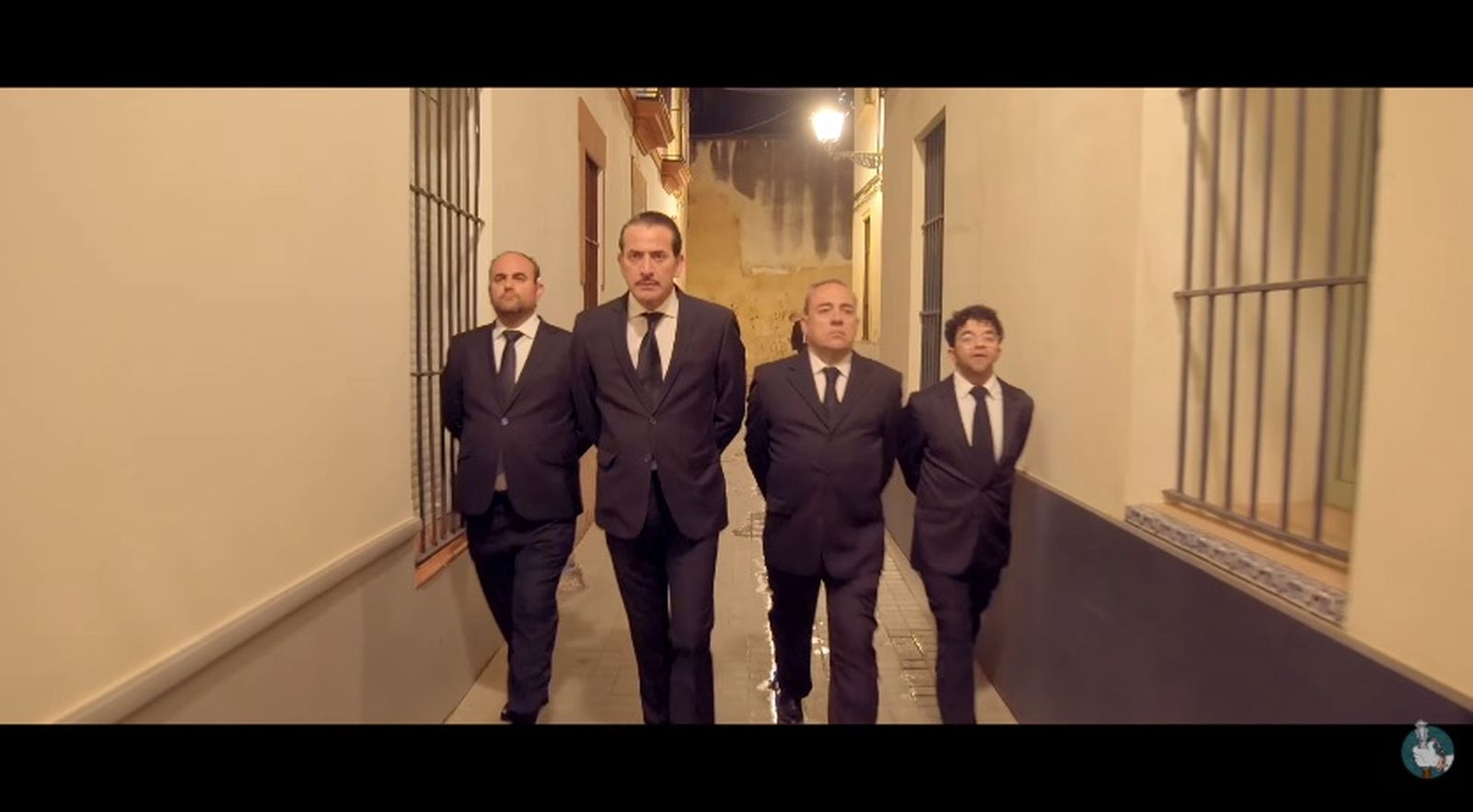 Antonio Garrido y su equipo recorren el casco viejo