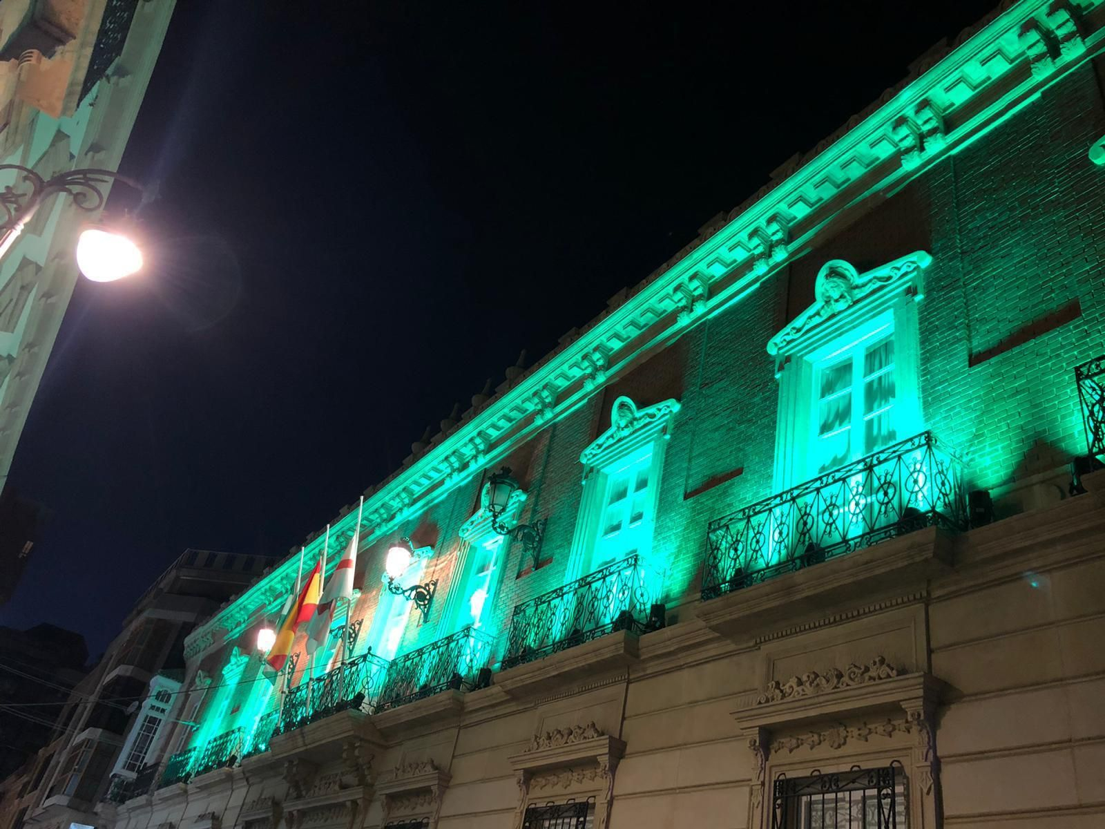 Diputación ondea sus banderas a media asta en homenaje a las víctimas del coronavirus
