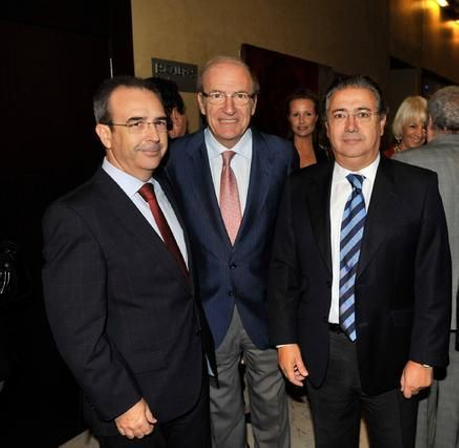 Juan Carlos Fernández, director general del Grupo Joly, con Pedro Rodríguez y Juan Ignacio Zoido.

Foto: Juan Carlos Vázquez